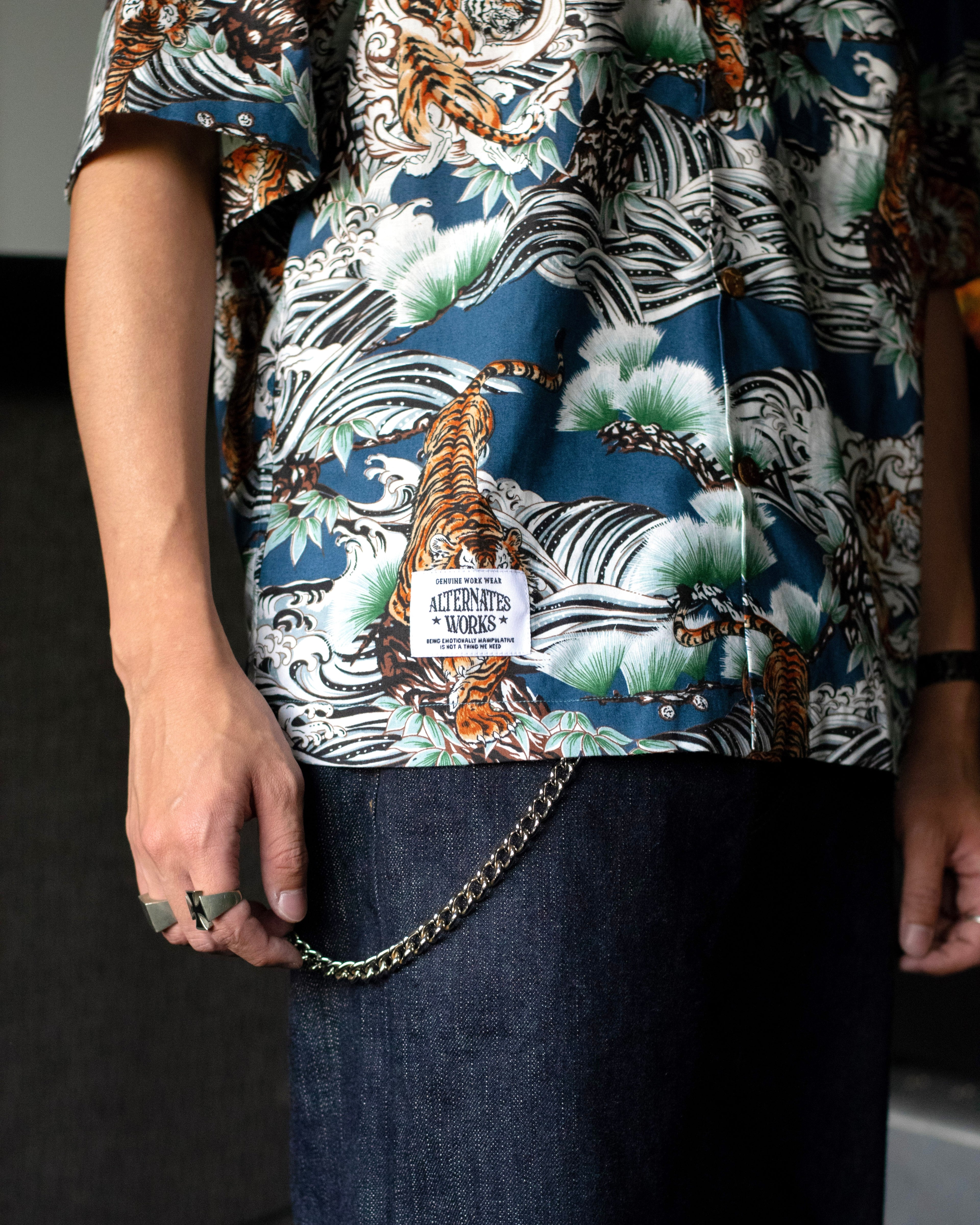 Alternates & Co. Hawaii Tiger Open Shirt (Blue)